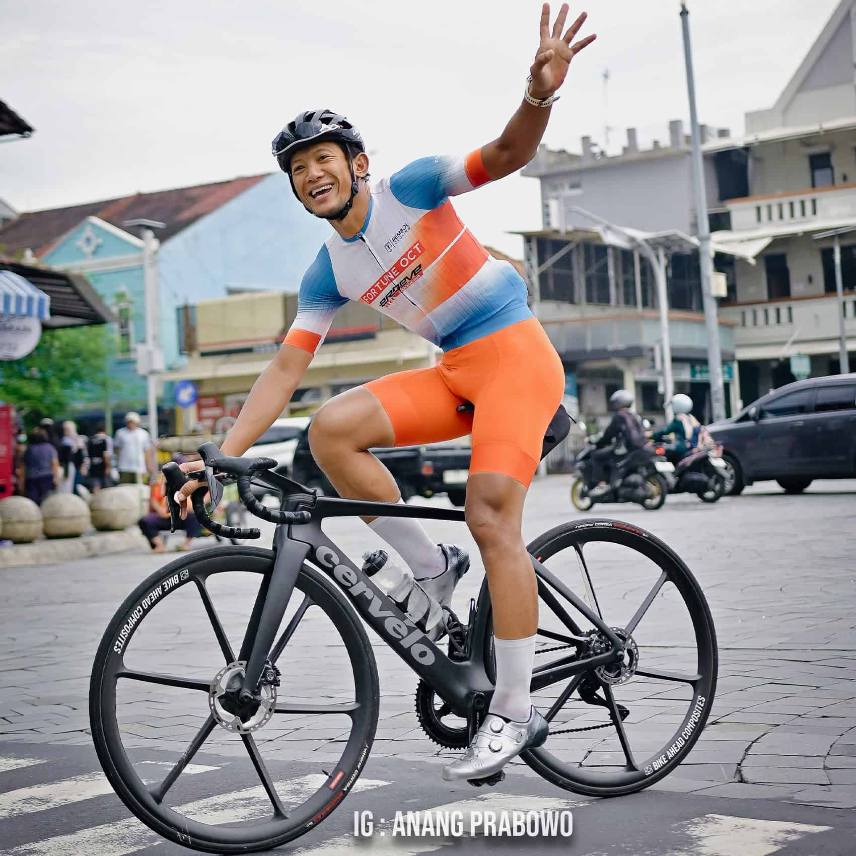 BIB SHORT PRO RACE V2 - Gambar 13